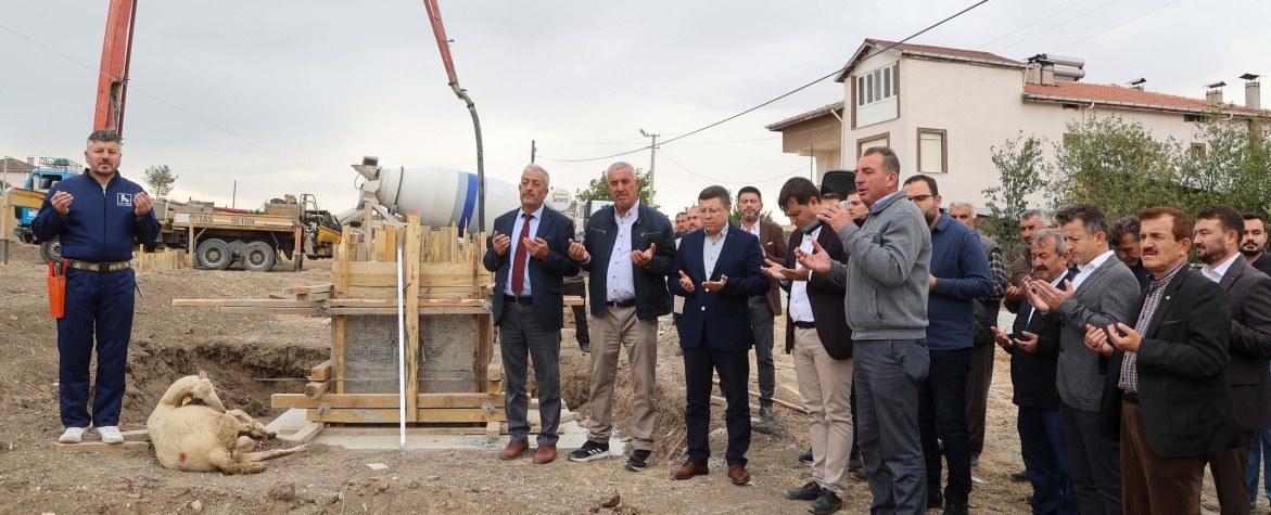 UAK BELEDYESNDEN MUHARREM AHA MUHTEEM SPOR KOMPLEKS!!!