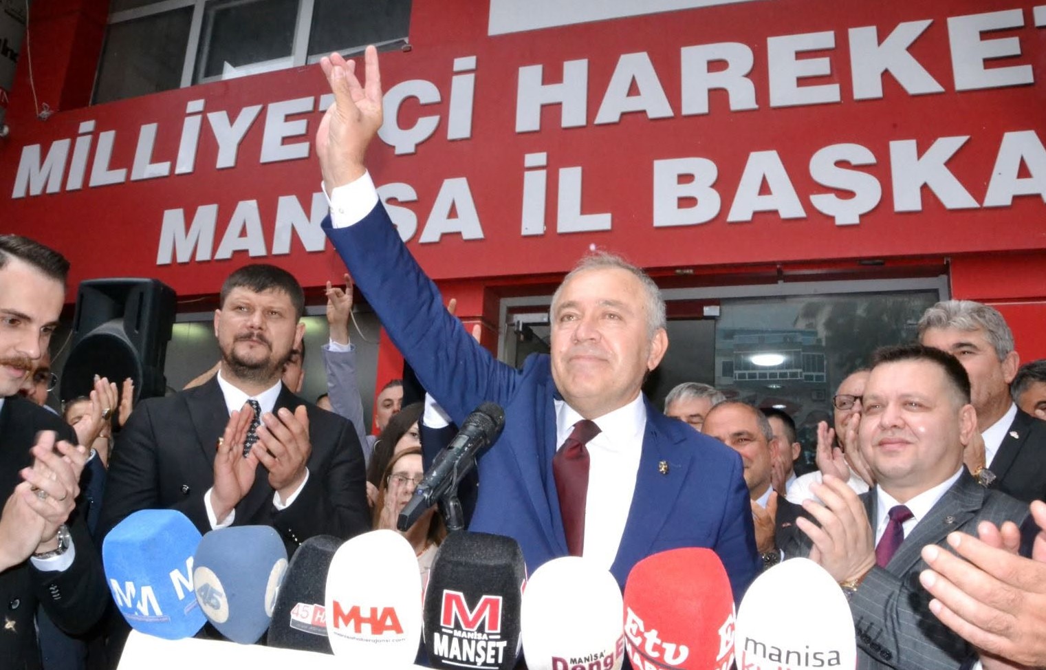 HEM�ER�M�Z ECZACI NURULLAH SAVA� MHP�DE RESMEN G�REVE BA�LADI